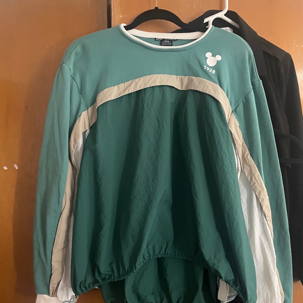 Disney pullover